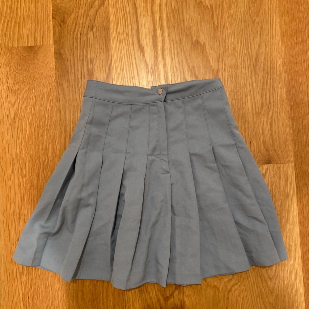 H and M blue pleated skirt